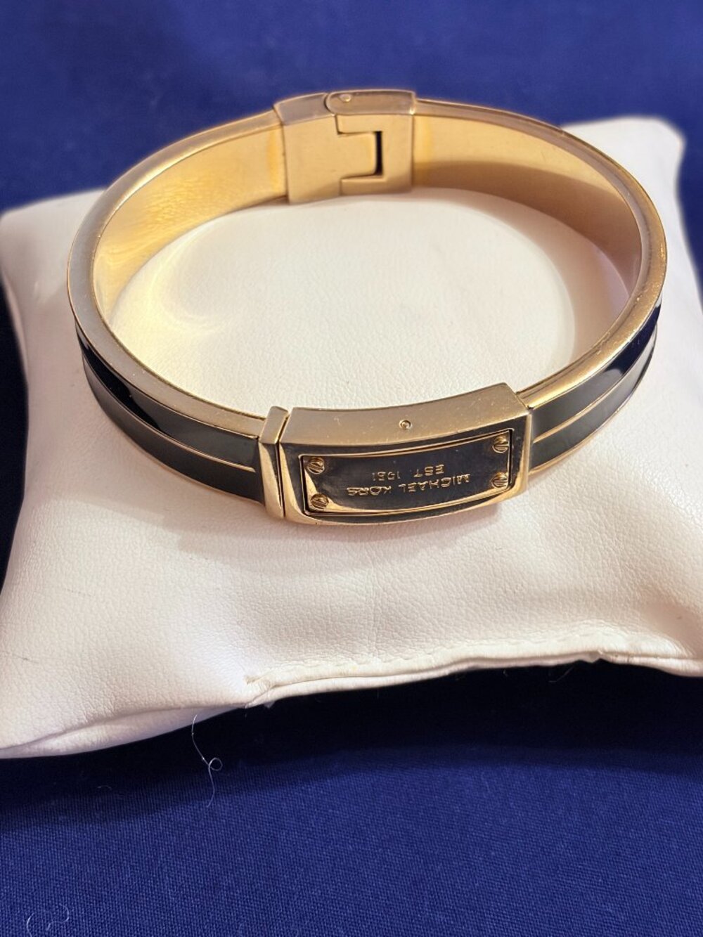 Beautiful Michael Kors Black & Gold Tone Logo Bracelet